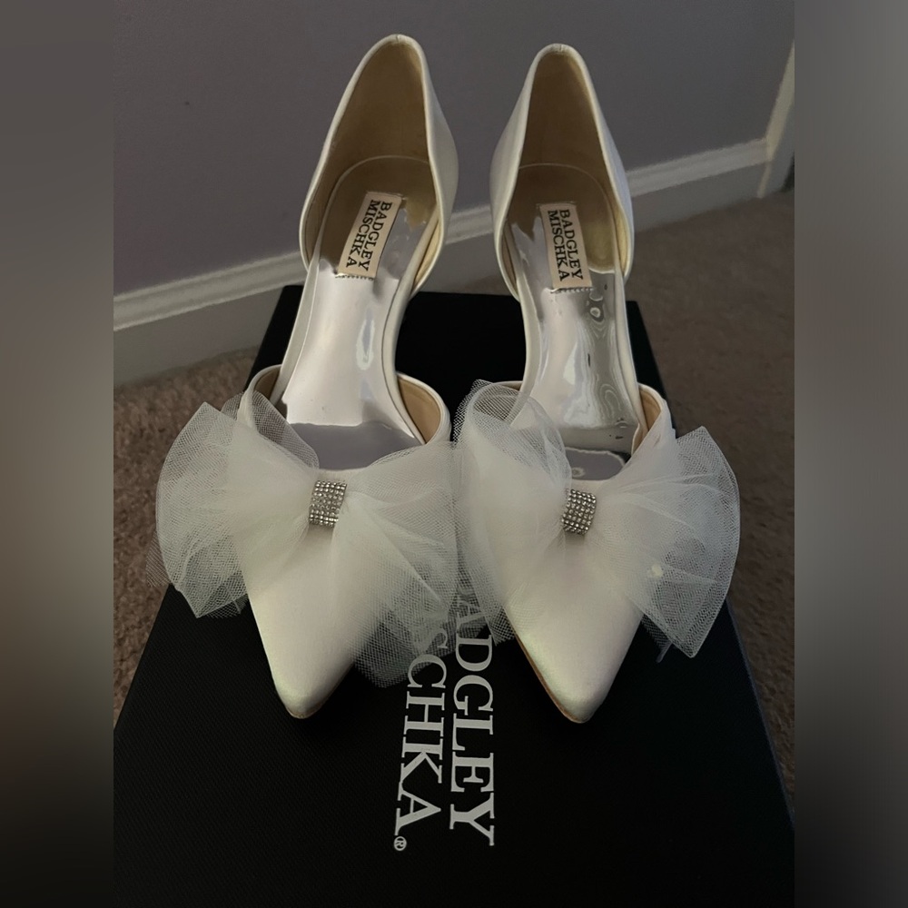 Badgley Mischka Festive white wedding shoes